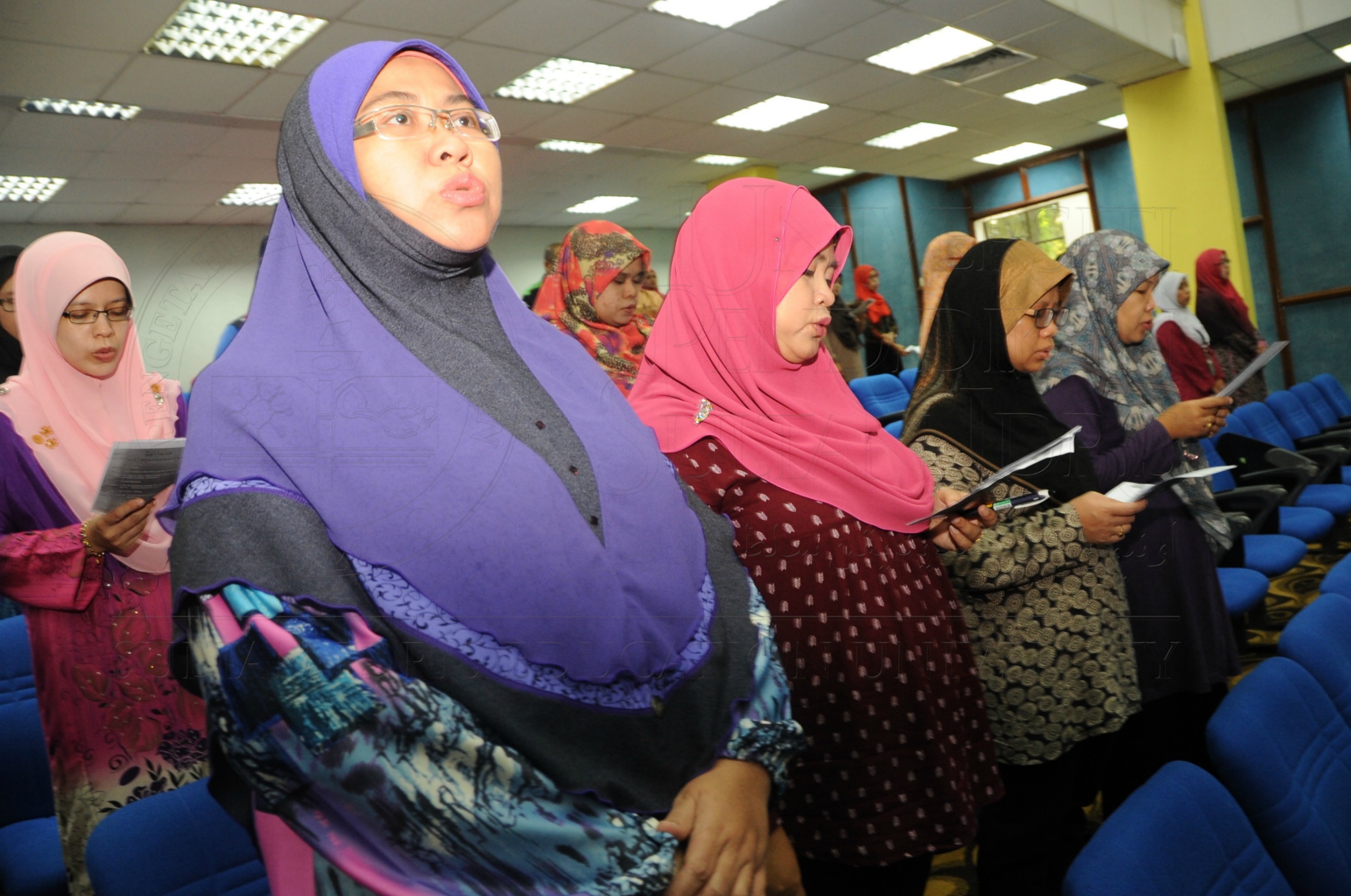 PRO 16 1 MAULIDUR HAS 7334